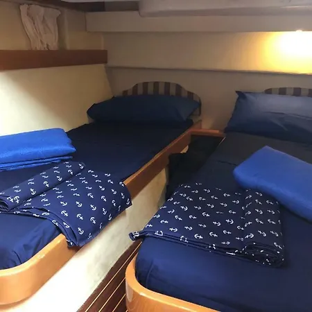 Eclissia Yatch And Rent All Botel Terracina